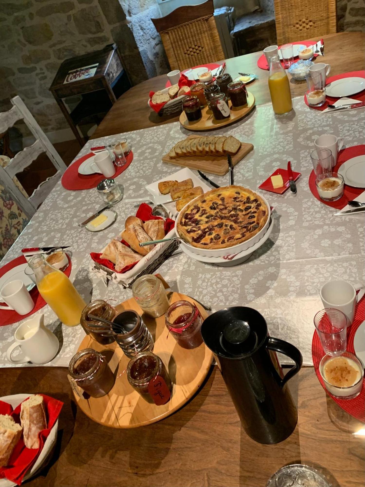 مبيت وإفطار Saint-Denis-lès-Martel Le Moulin Du Boisset المظهر الخارجي الصورة